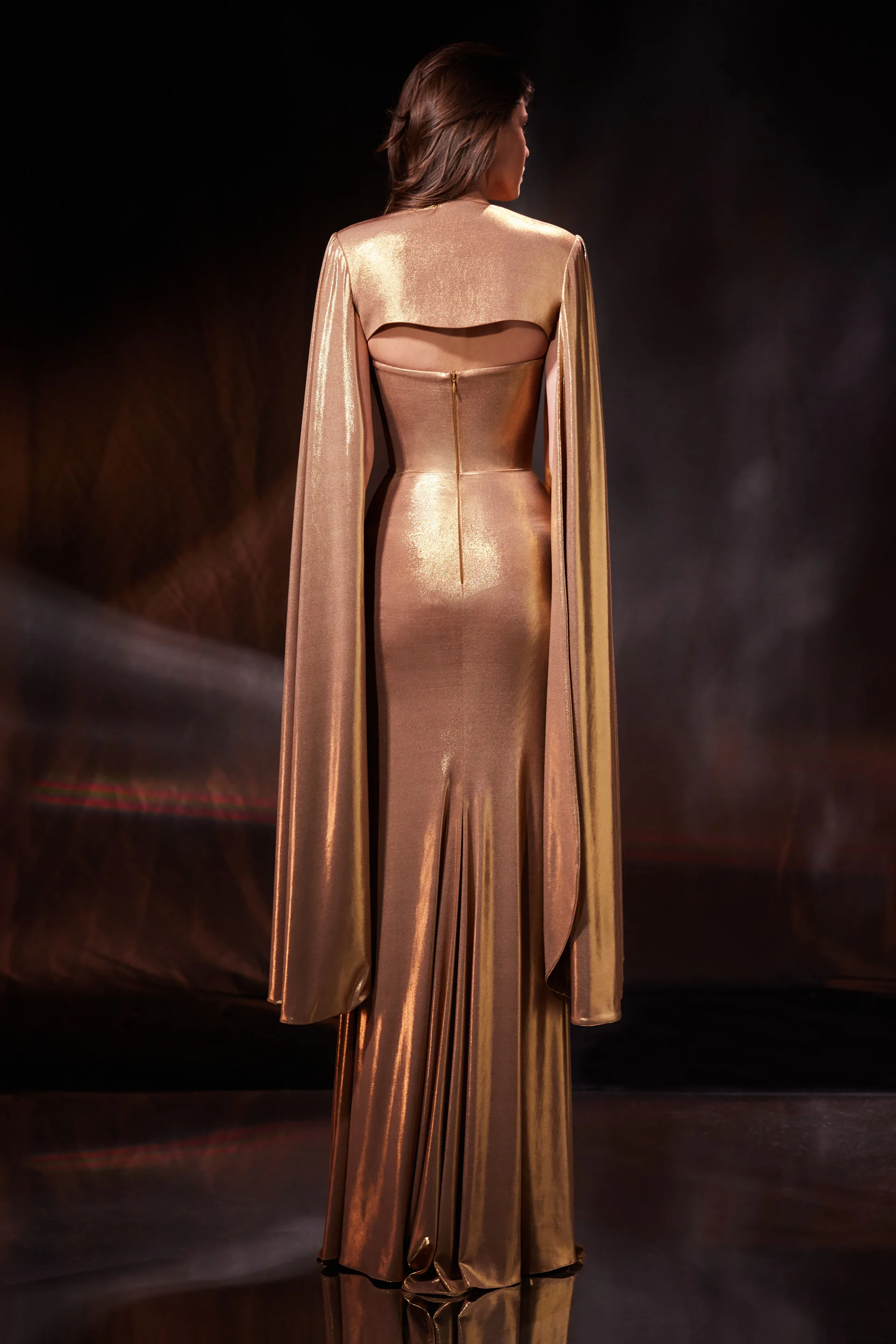 Capa lunga couture cu design fluid din lycra metalic Starlight CA203 - Image 4